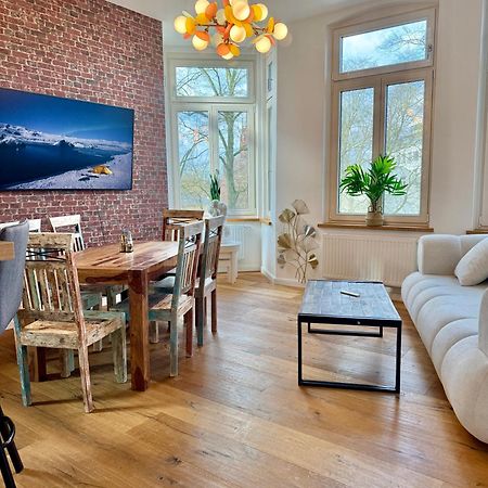 Modern 6 Bathroom Villa In The City โอลเดนบวร์ก ภายนอก รูปภาพ