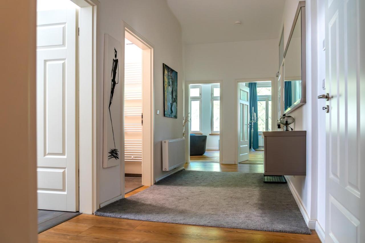 Modern 6 Bathroom Villa In The City โอลเดนบวร์ก ภายนอก รูปภาพ