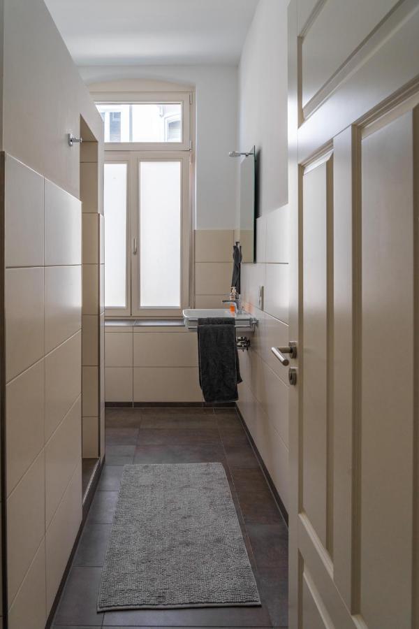 Modern 6 Bathroom Villa In The City โอลเดนบวร์ก ภายนอก รูปภาพ