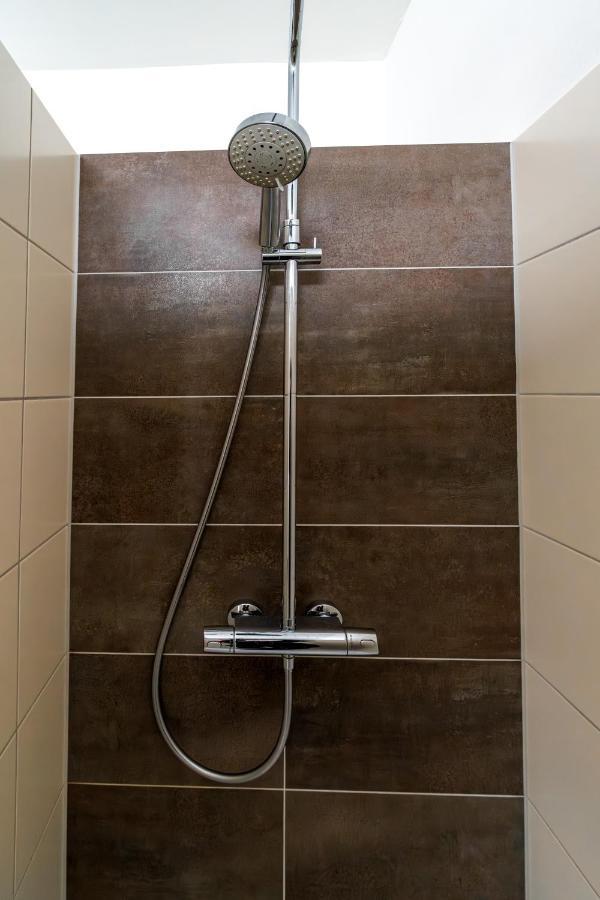 Modern 6 Bathroom Villa In The City โอลเดนบวร์ก ภายนอก รูปภาพ