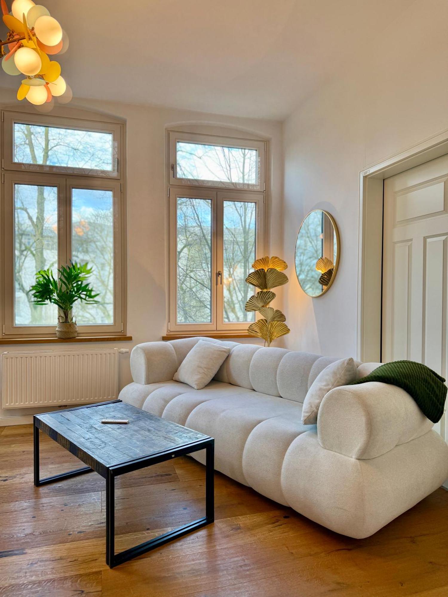 Modern 6 Bathroom Villa In The City โอลเดนบวร์ก ภายนอก รูปภาพ